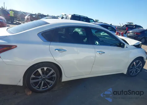 2017 Nissan Altima 2.5 Sr z USA, uszkodzony, nr VIN 1N4AL3AP1HC161563